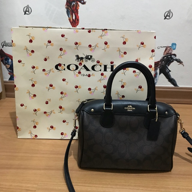 Preloved authentic coach speedy signature