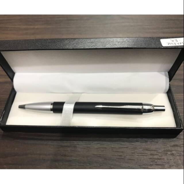 Pen parker + laser nama + box