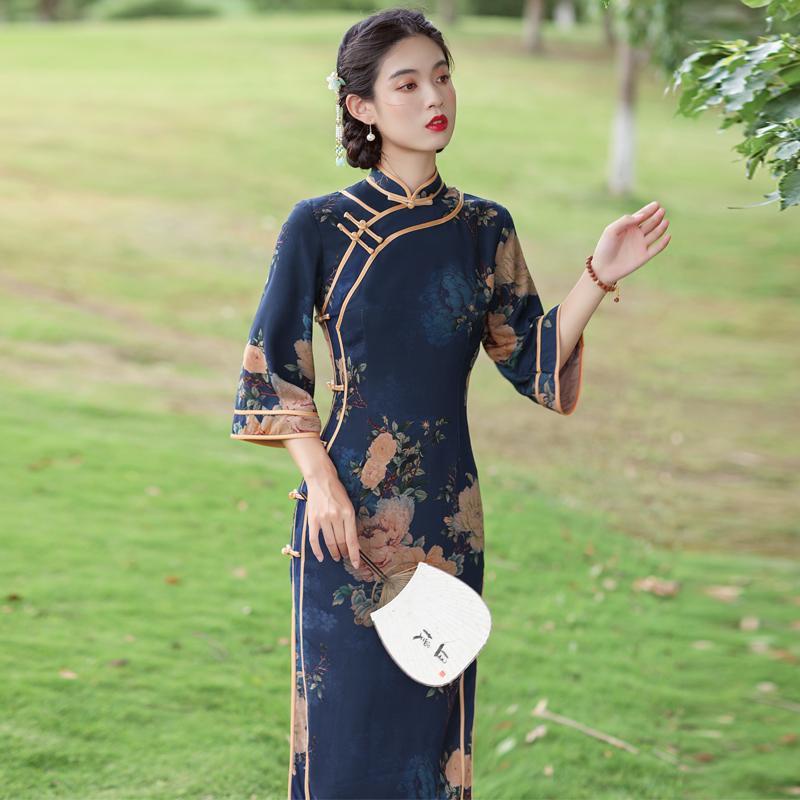 Old Shanghai cheongsam spring 2022 new Chinese style retro temperament elegant improved cheongsam dr