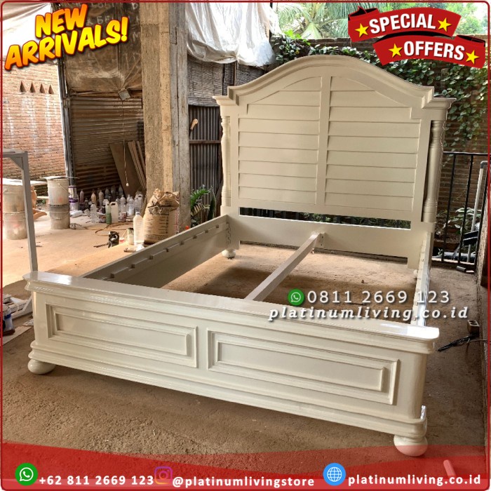 Tempat Tidur Klasik Mewah Cat Duco 180x200, Dipan Klasik Mewah Putih Platinumliving Furniture Indone