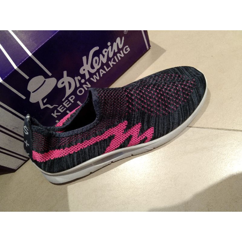 SEPATU SNEAKERS PEREMPUAN DR KEVIN ORIGINAL