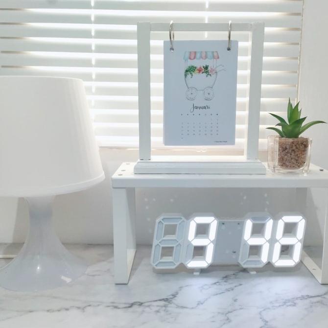 

Office & Stationery | Document Organizer | Kalender Meja Aesthetic 2022 Dengan Kayu Ukuran A6 | Best Seller