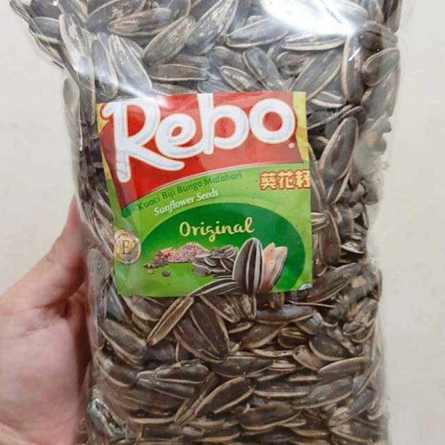 

Kuaci "Rebo" Original . Kemasan 250 gram . Harga 25rb.