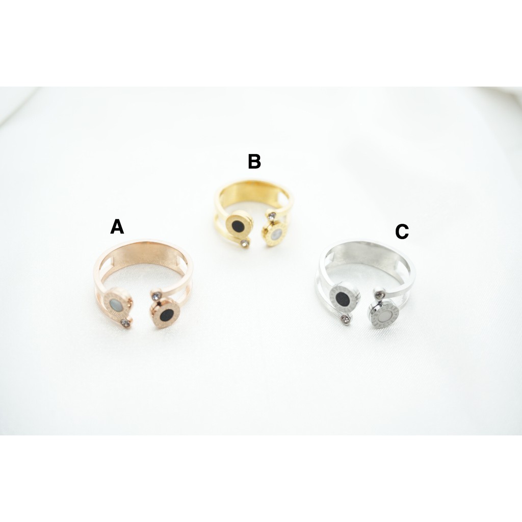 Cincin Titanium Korea Wanita Tumpuk Fashion Stainless Anti Karat Kupu Bulat Mata Hitam