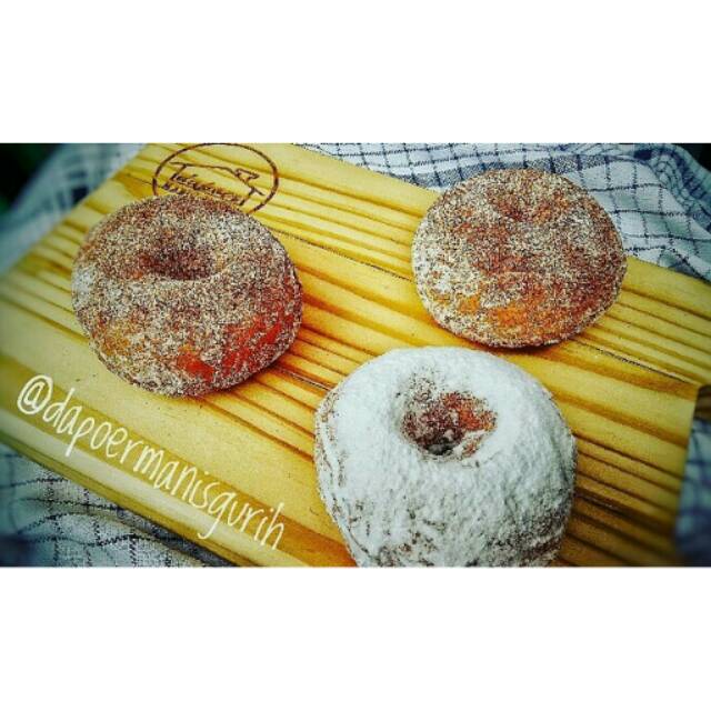 

DONAT SNOW WHITE