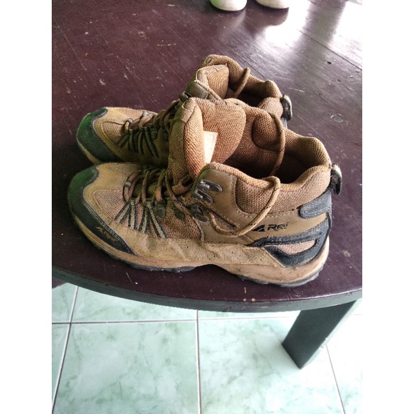Sepatu Gunung outdoor Rei second