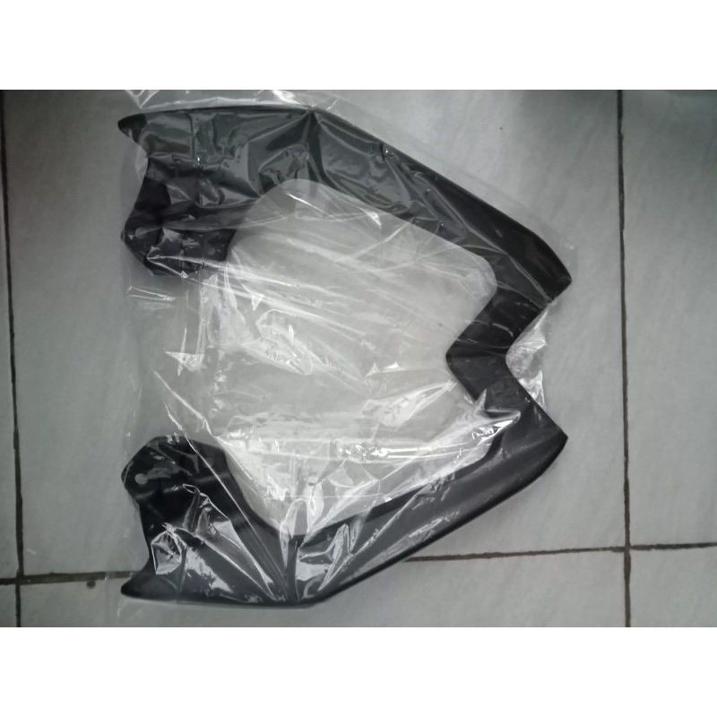 Behel begel planger MIO M3 Mio 125  .pegangan jok Mio M3 Mio 125 hitam silver