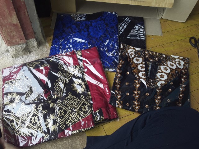 Maura Couple - Sania Ruffle Batik Couple Ori  Ndoro Jowi Dnt Garasi Termurah  Shopee - Couple Reno