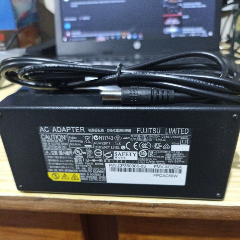 Adaptor 19V 5,2A Bagus
