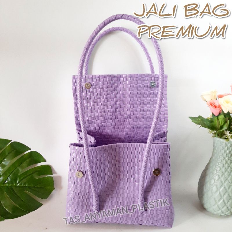 Tas Anyaman Jali Premium Murah Selempang Tutup Magnet dan Tali Bisa di Bahu