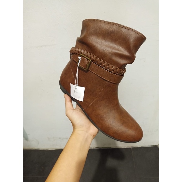 American Eagle boots Payless sale size 6