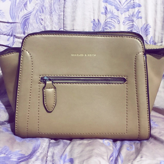 Preloved tas charles & keith mirror(nego)
