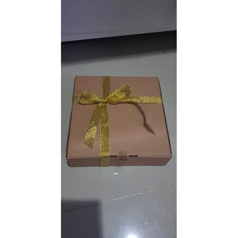 

hampers 2hijab dan parfume