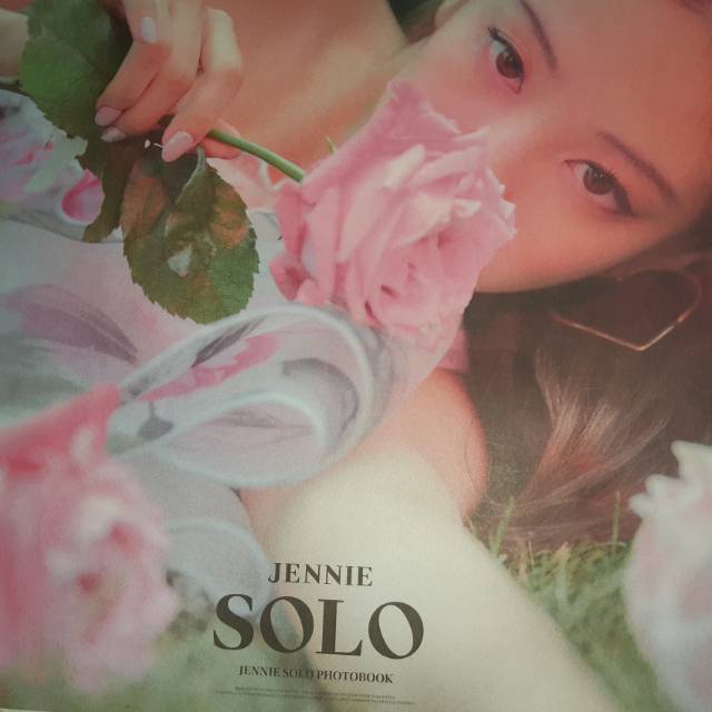 POSTER JENNIE SOLO