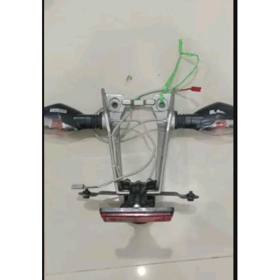 slebor spakbor belakang tail tear fender kawasaki bajaj Pulsar 200Ns Ns lampu plat nomor sein signal