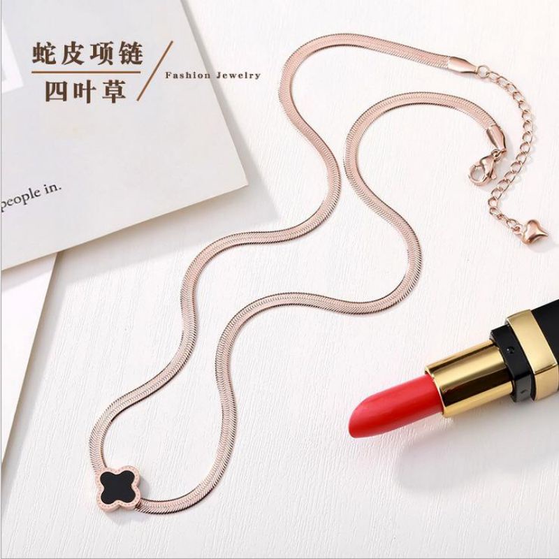 Kalung Titanium Lv Fashion Wanita Korea