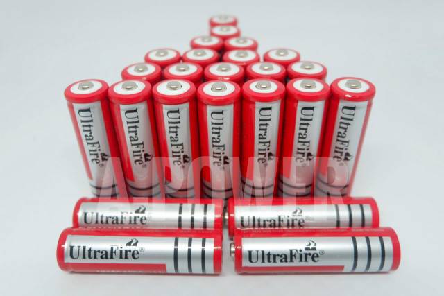 Ultra Fire - Baterai Isi Ulang 3.7V