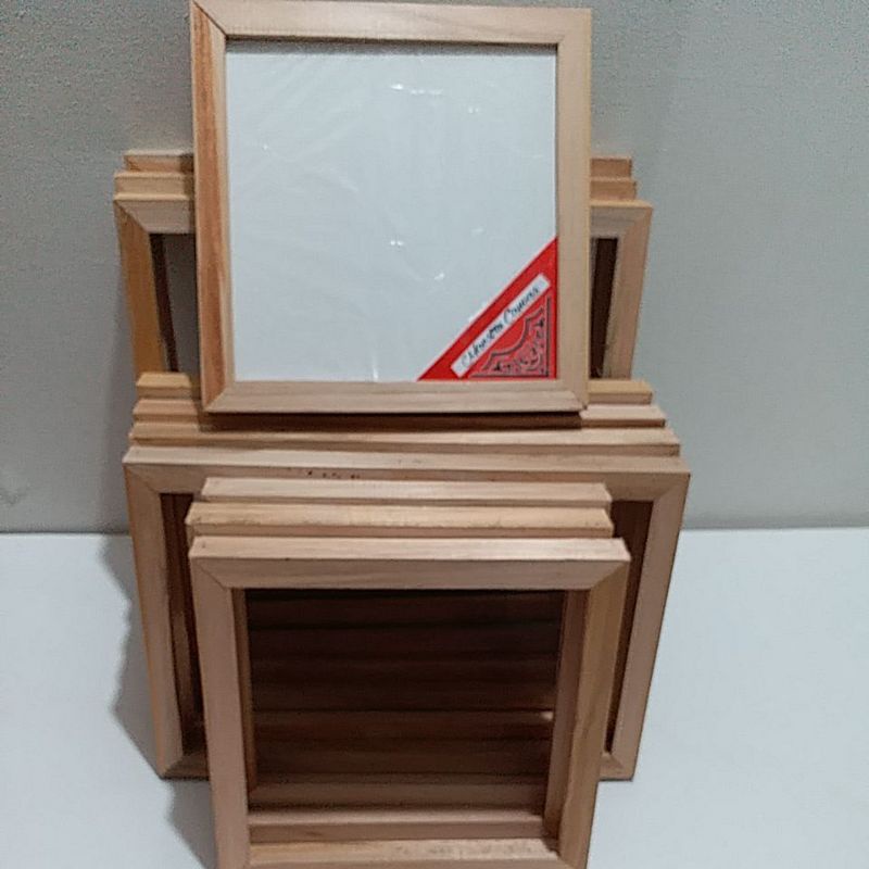 

Pigura 15 × 20 sampai 30 × 50 ( isi per 2 biji ) dengan tebal frame 1.5 x 2.5