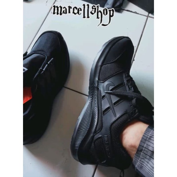 Sepatu sneaker hitam polos sepatu sekolah sepatu kets pria wanita