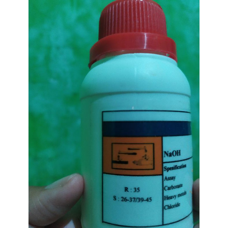 

NaOH (sodium hydroxyde)