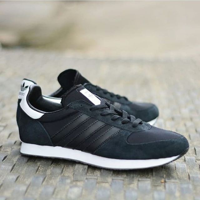 Sepatu Adidas ORIGINAL ZX Racer Black