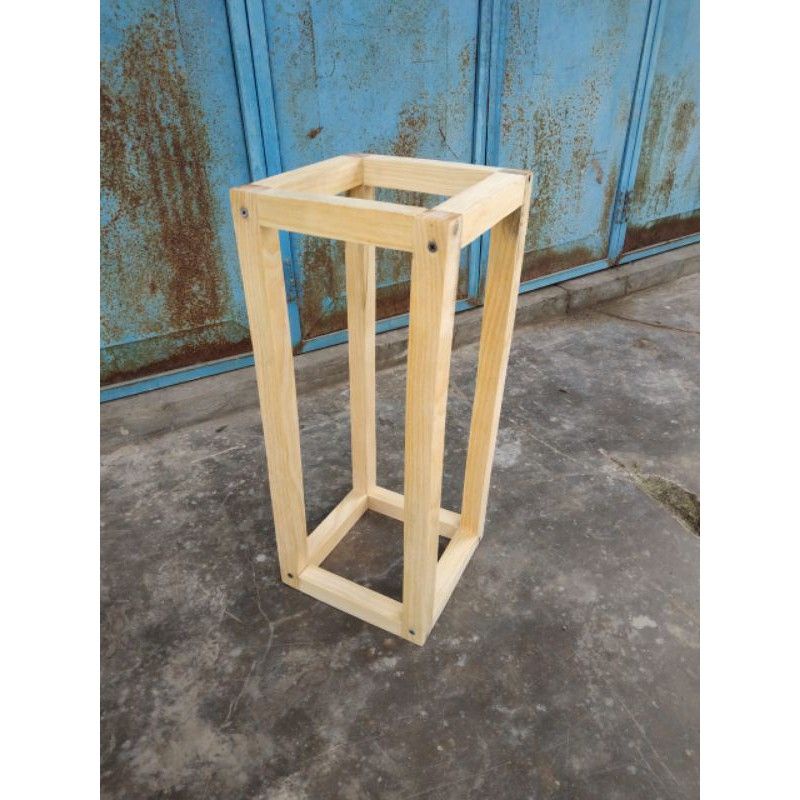 Standing flower kayu