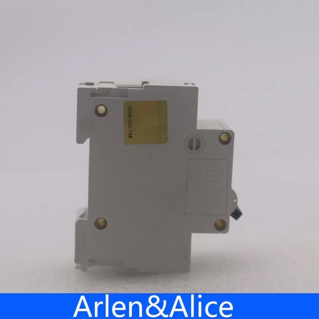 MCB DC 100A 125A 1P 250V MCB Circuit Breaker untuk Sistem PV C Kurva MCB