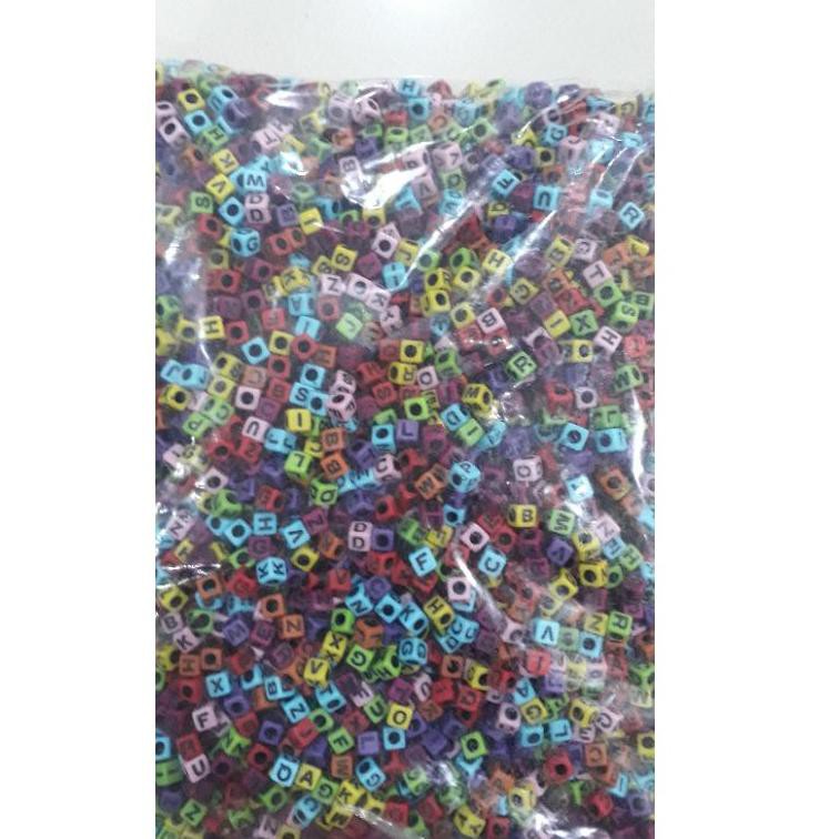 

manik mote kotak dasar warna huruf hitam uk 6mm 450gram (ART. 89)