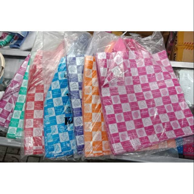 Kantong Plastik Motif Strobery ukuran 30x32 cm