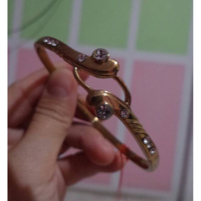 Gelang swasa dewasa