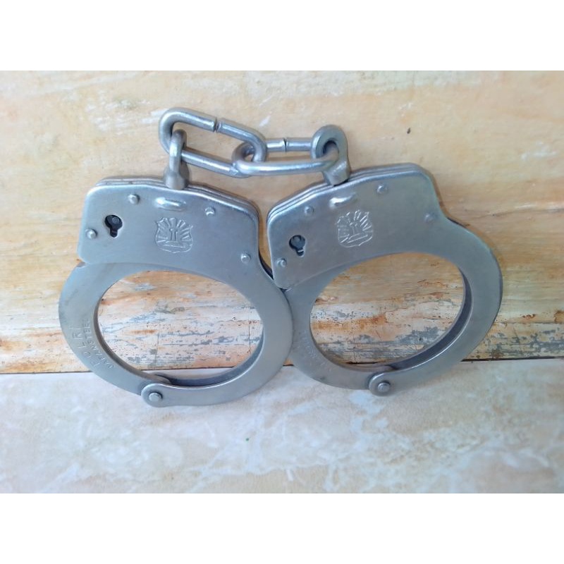 borgol tangan besi handcuff original