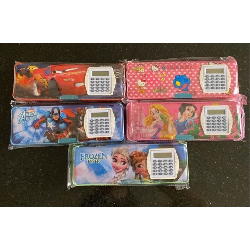 

KOTAK PENSIL MAGNET KALKULATOR UKURAN TANGGUNG