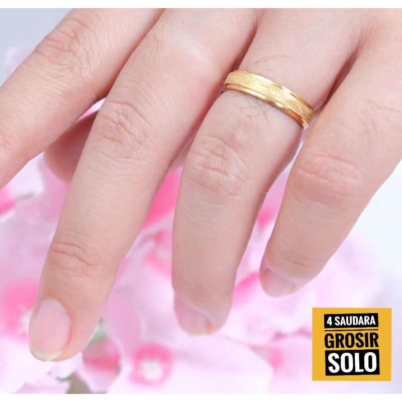 4s Grosir Solo || Cincin Titanium Pasir Emas || Cincin Couple harga satuan || Cincin Titanium Motif Pasir Emas Pria dan Wanita Anti Karat &amp; Luntur