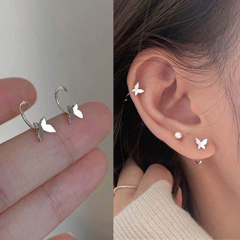 Anting Stud Bentuk Kupu-Kupu Geometris Asimetris Model Terbuka Warna Silver Untuk Wanita Hoops