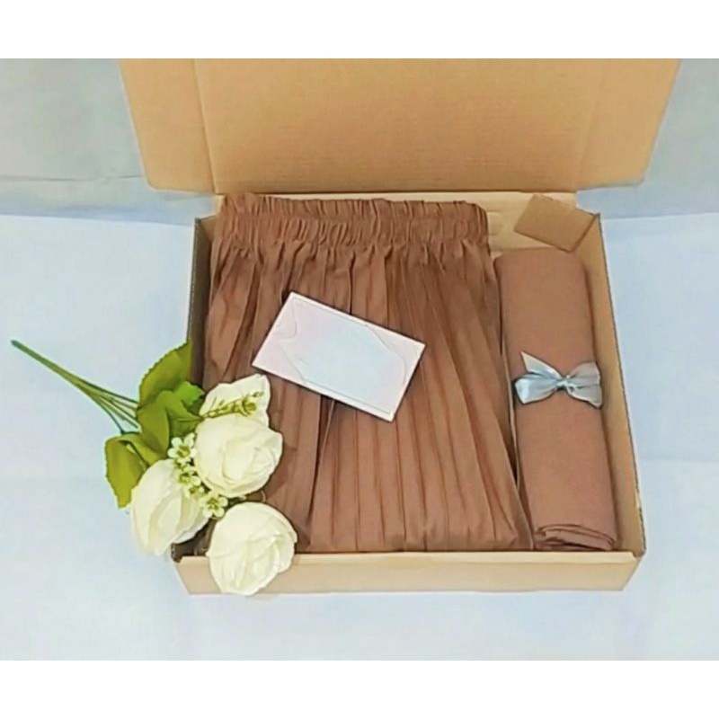 

Hampers Rok Plisket/ Gift Box/Hampers Jilbab/Pasmina