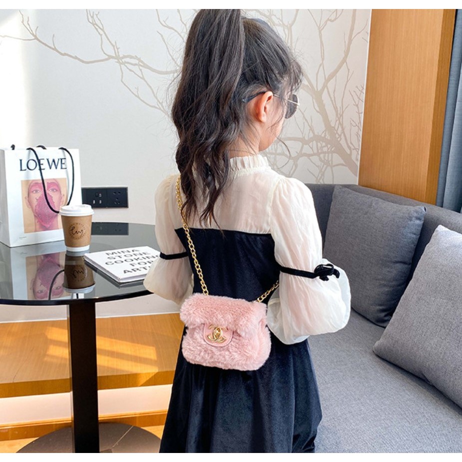 Tas Wanita Untuk Anak Selempang Bulu Sling Bag Coin Fur Chanely Import