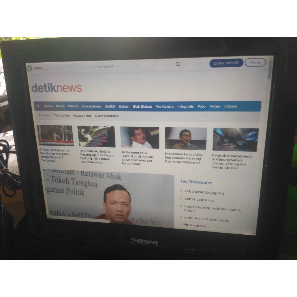 bekas normal ada cacat di layar LCD Monitor TREQ 15 inch komputer vga solo2 darma OK