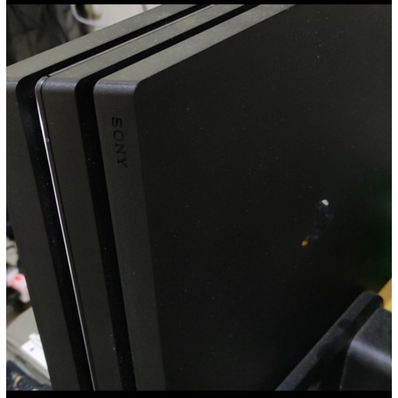 PlayStation 4 pro 1 TB cuh 7106b