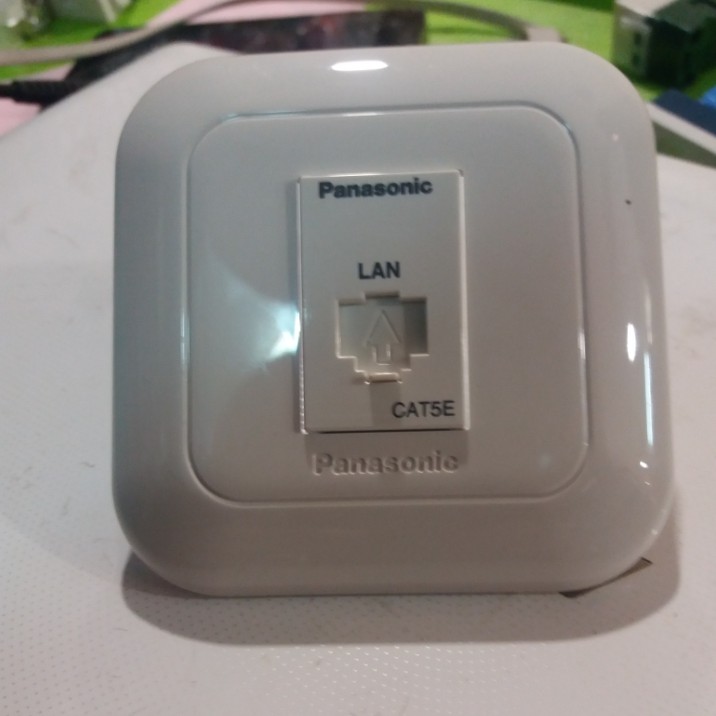 Panasonic Wide Series Outlet Data CAT 5 / CAT 6