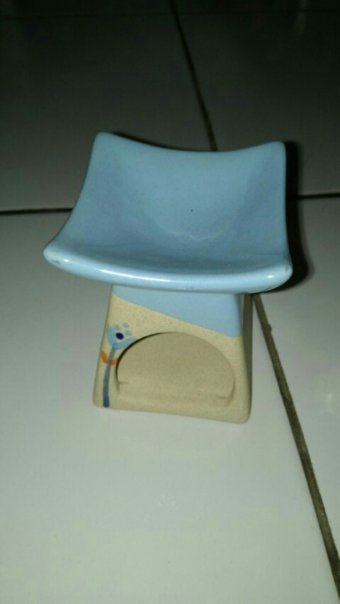Tungku Aroma Terapi (keramik) T13