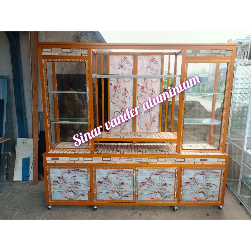 lemari tv kaca alumunium