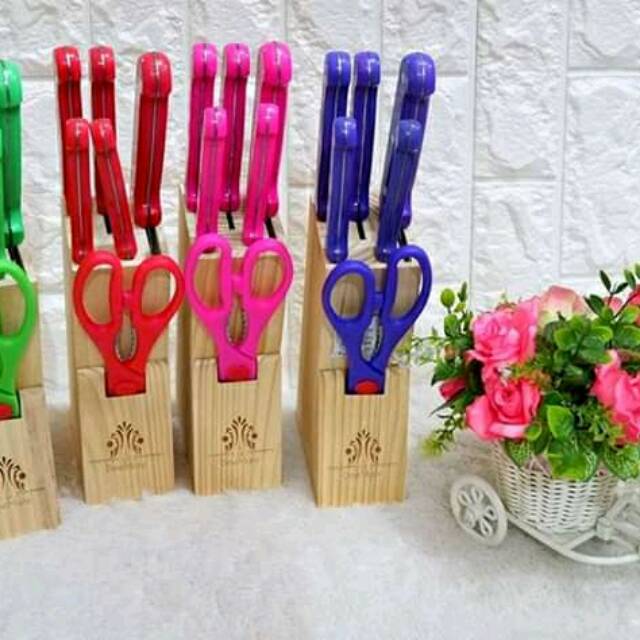 

Set pisau dan gunting