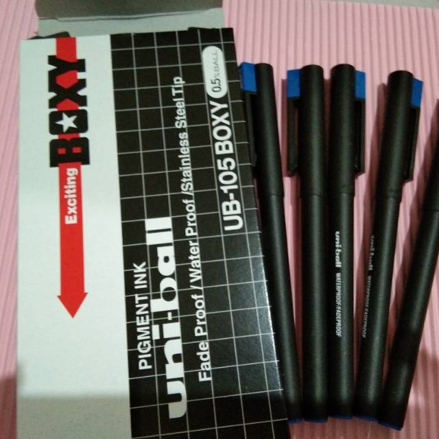 

Pulpen Boxy uniball biru / Ub 105
