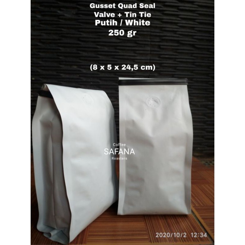 

Kemasan Kopi Gusset Quad Seal Alumunium Foil Valve + Tin Tie Putih/White 250gr (Premium)