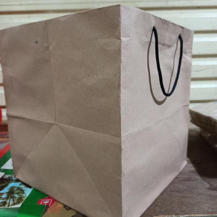 

[COD] PAPERBAG KOTAK 23X23 TINGGI 26, UNTUK BOX UK 22X22 MIN 12PCS / 1 LUSIN [COD]