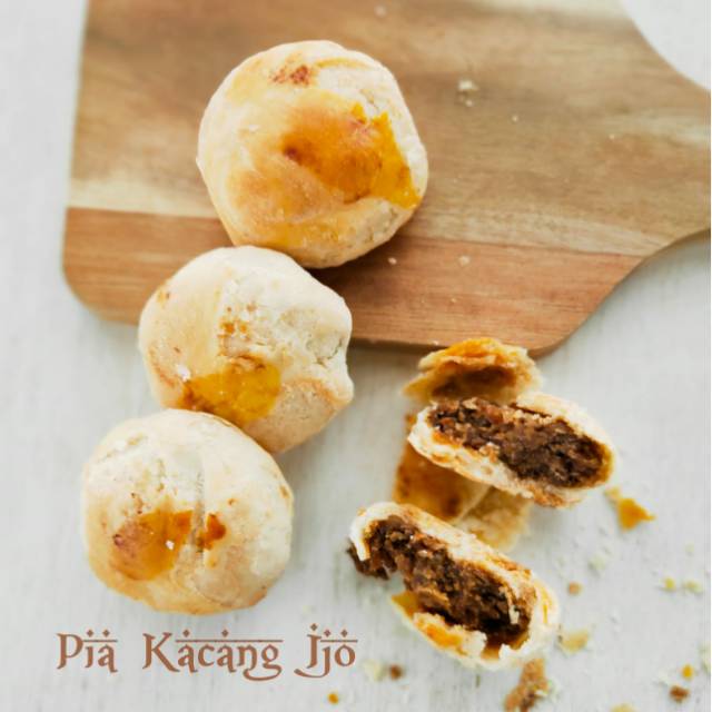 

KUE PIA MOMBAKA-ENAK, OLE-OLE KHAS KENDARI SULAWESI TENGGARA