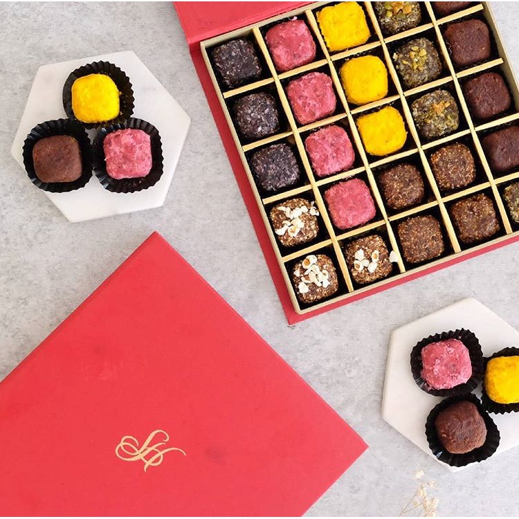 

Gift Box of 25 - 35pcs Truffles