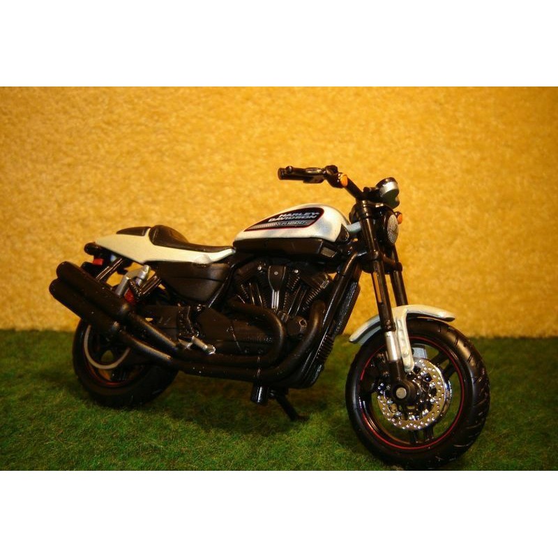 Diecast Miniatur Mainan Motor Gede Maisto Harley Davidson H-D Custom 2011 XR1200 X White new