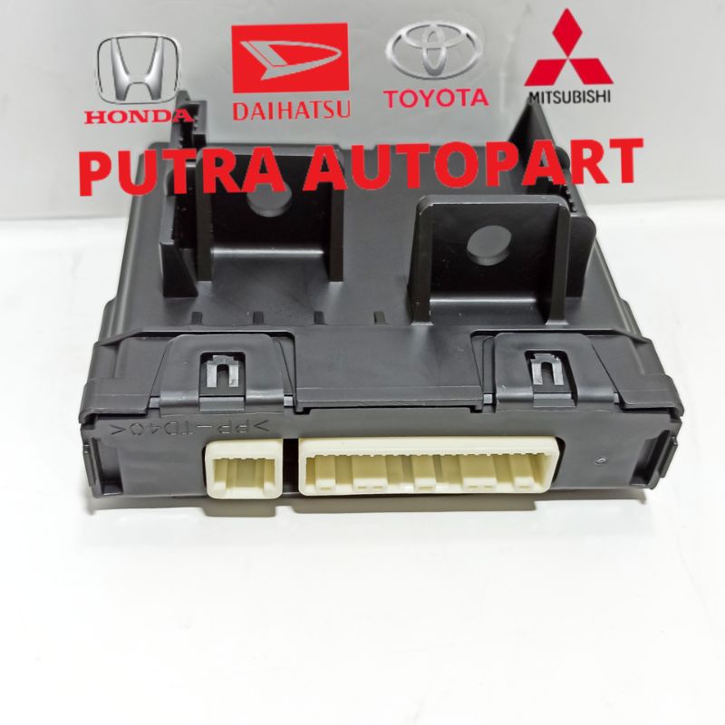 amplifier ac yaris vios 2018 up 88650-0D820 original toyota