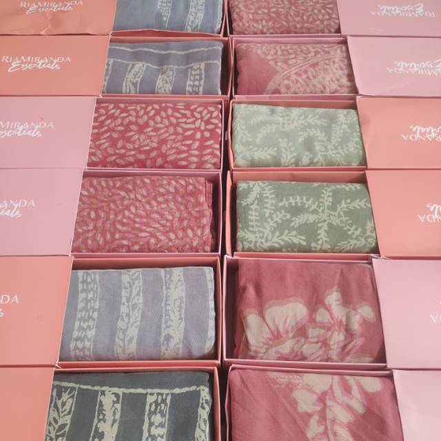 WASTRA SCARF RIA MIRANDA